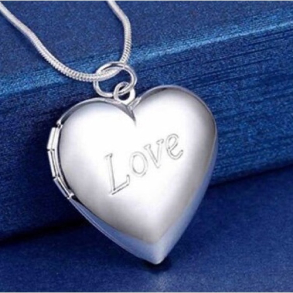S925 Sterling Silver Charm Heart Shaped Frame Chain Necklace For Women